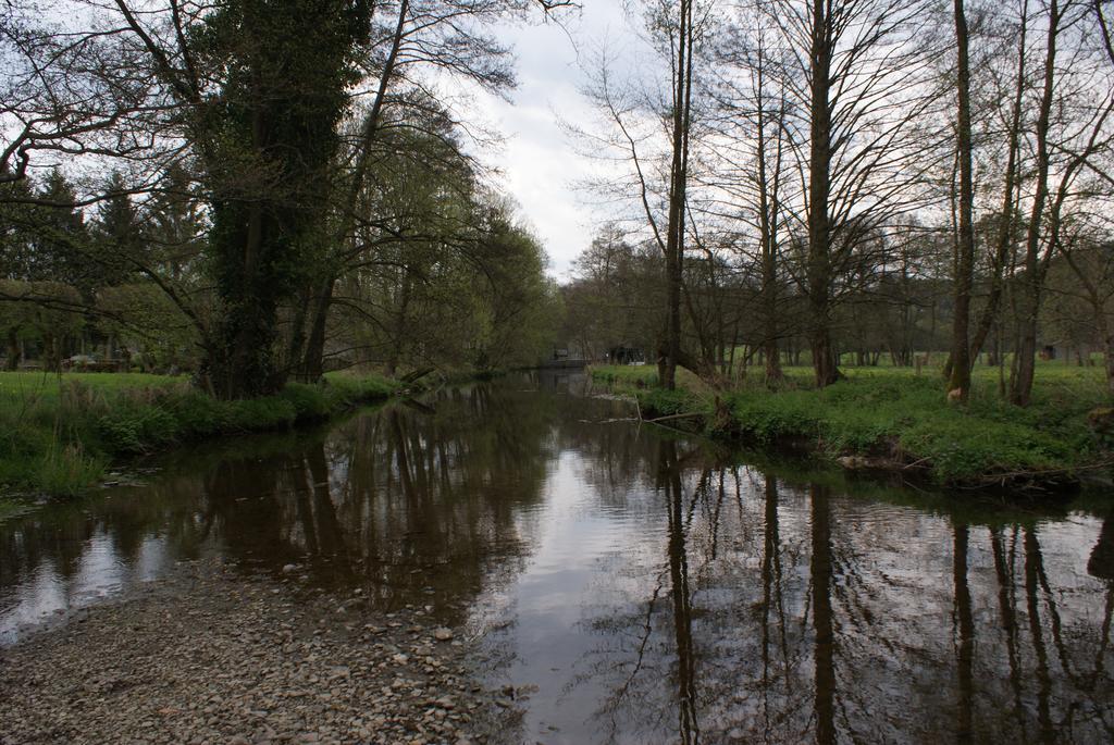 Le Gite De L Ourthe Ortheuville Buitenkant foto