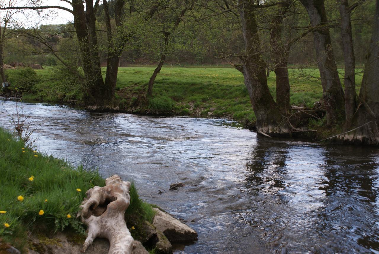 Le Gite De L Ourthe Ortheuville Buitenkant foto